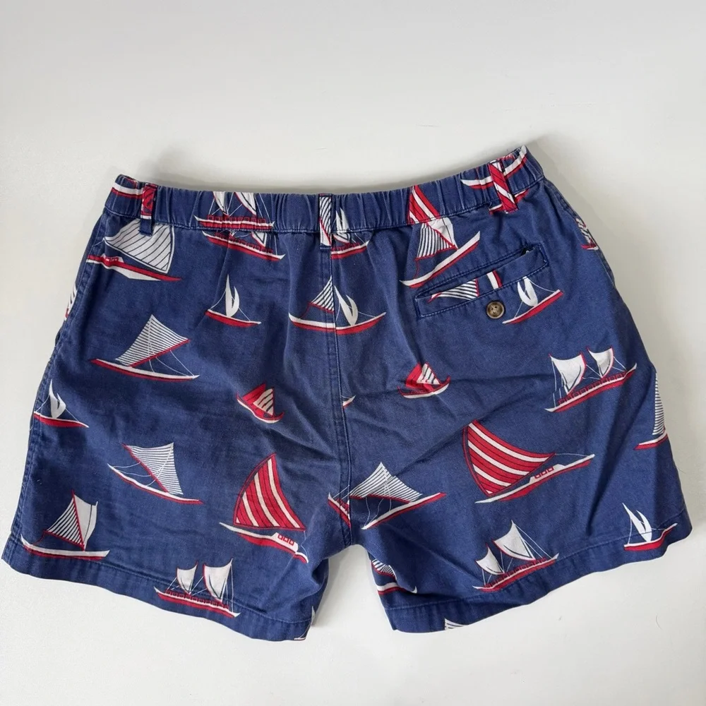 Chubbies USA Sailboats Men’s Shorts Red White Blue 5.5” Size M